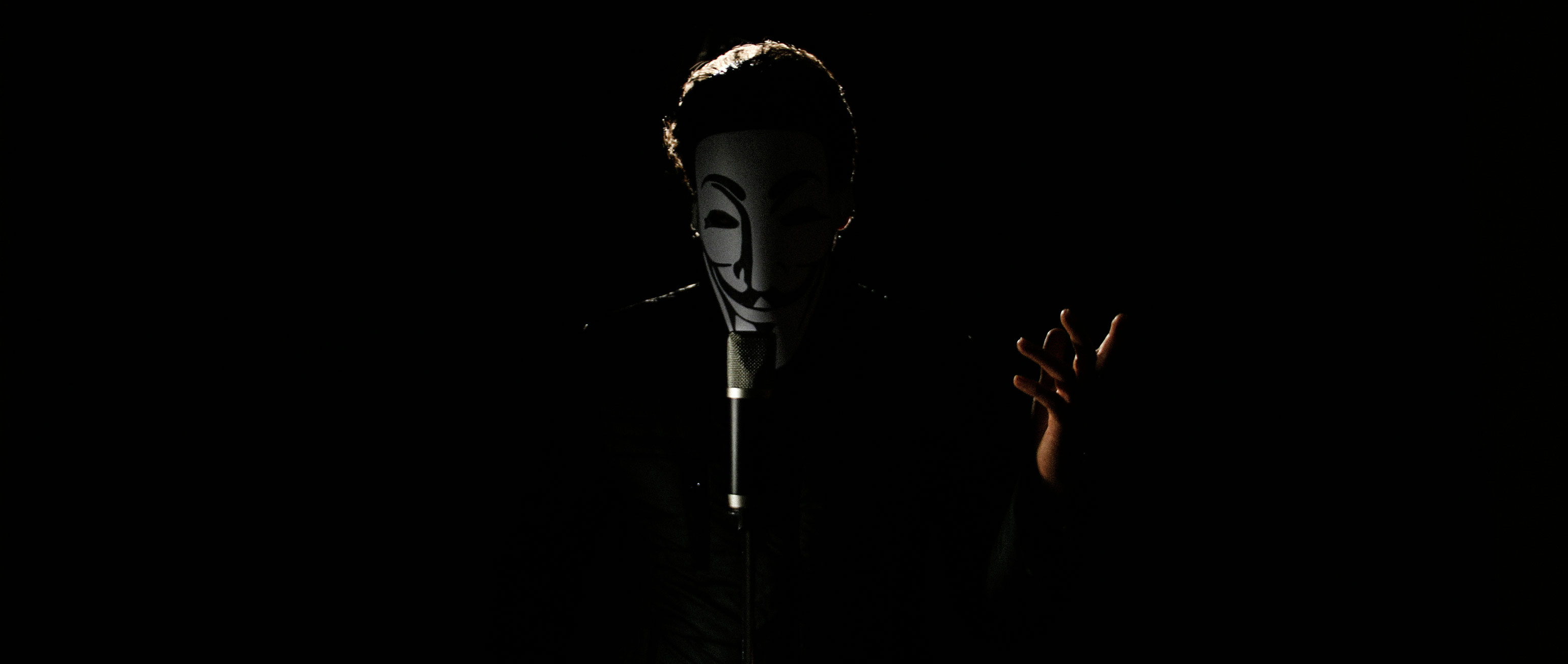 « فقط چند سوال » پیرامون هولوکاست